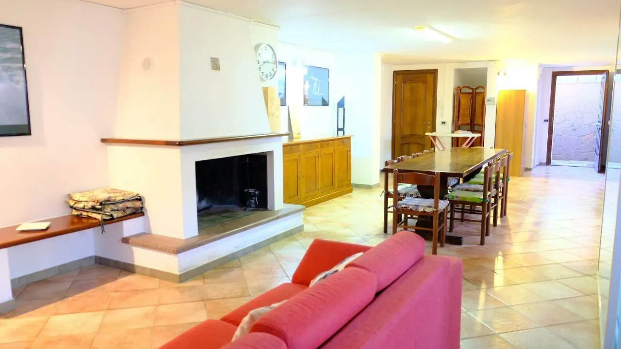 La Baia Casa Vacanze-Seminterrato Portoscuso 0*,  Italien